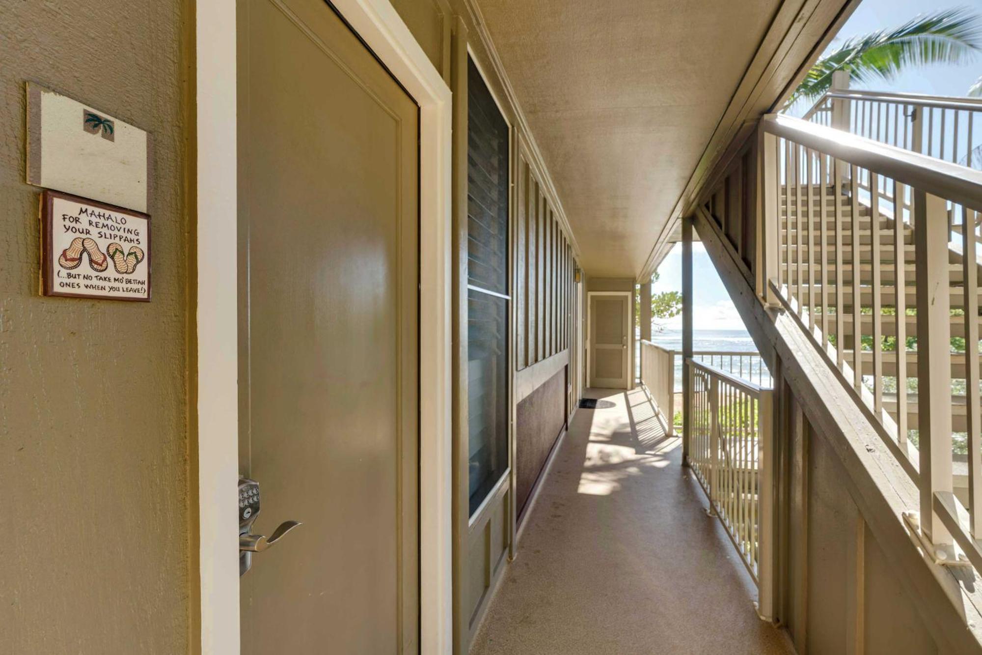 Waipouli Beachfront Condo With Balcony And Ocean Views Kapa'a Exterior photo
